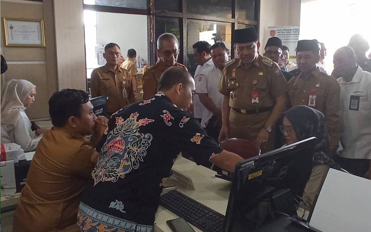 Pj. Bupati Kobar Lakukan Soft Launching Mall Pelayanan Publik