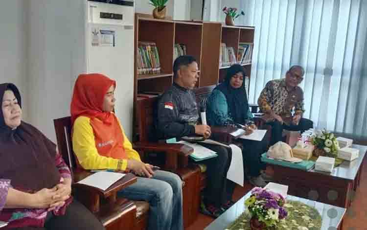 Layanan Penyediaan Bahan Pustaka Dispursip Palangka Raya Jadi Rujukan Kabupaten Lain