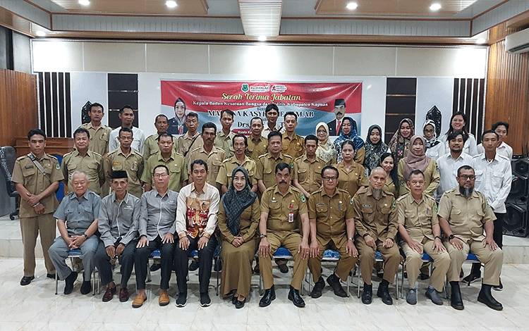 Pisah Sambut Kepala Badan Kesbangpol Kapuas Dengan Para Pegawai Dihadiri Mitra Kerja