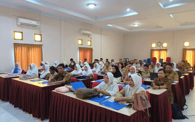 Sejumlah Guru dan Kepala Sekolah Kobar Ikuti Pelatihan Penguatan Literasi serta Numerasi