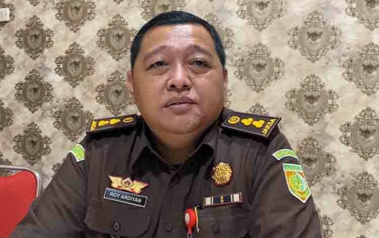 Kejari Palangka Raya Periksa Mantan Rektor UPR