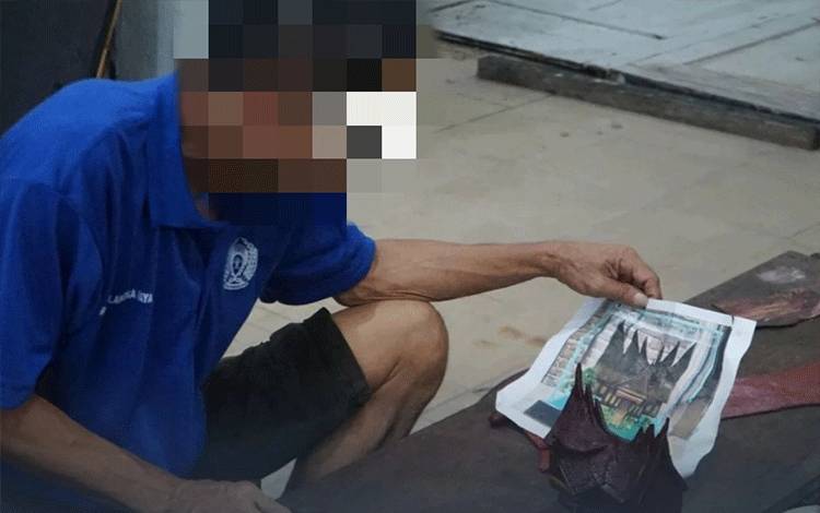 Warga Binaan Rutan Palangka Raya Berhasil Produksi Aneka Kerajinan Tangan dari Getah Nyatu