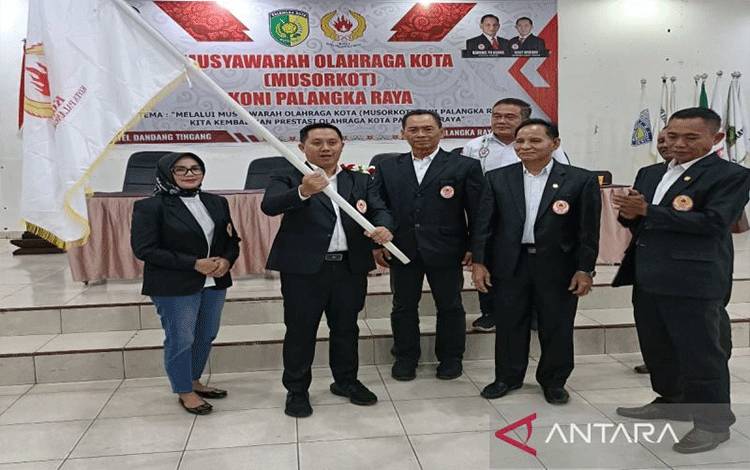 KONI Award Program Utama Ketua KONI Palangka Raya Terpilih