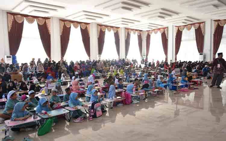 Ratusan Pelajar di Kapuas Ikuti Lomba Kaligrafi, Mewarna dan Bercerita