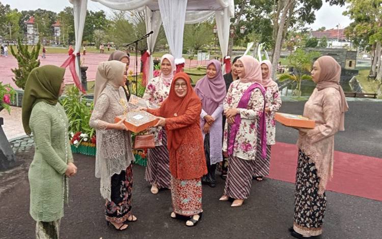 Peringatan Hari Kartini Dimaknai Dengan Meningkatkan Peran Perempuan Dalam Kemajuan Bangsa?
