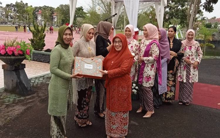 Pj Bupati Sukamara : Momentum Hari Kartini Untuk Memperjuangkan Hak-Hak Perempuan