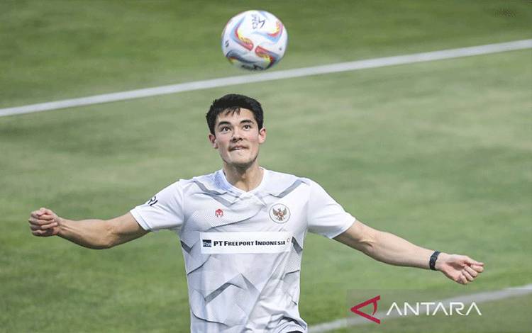 Klub Elkan Baggott di Ambang Promosi ke Liga Premier
