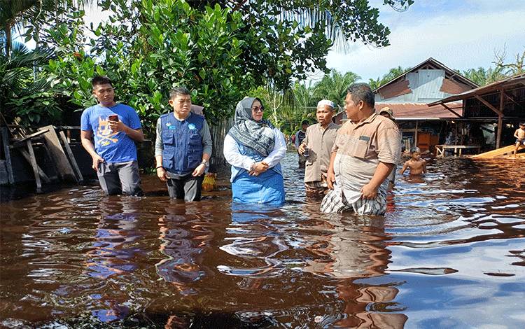 Banjir Terparah di SDN 3 Sawahan, Seluruh Ruangan Tergenang, Belajar Mengajar Via Daring