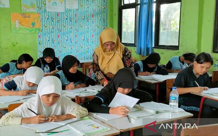 Memikul Tanggung Jawab Renteng Pendidikan Akhlak Generasi Emas
