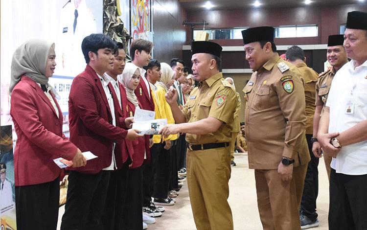 Berkah Hardiknas, Pemprov Kalteng Mulai Cairkan Beasiswa TABE