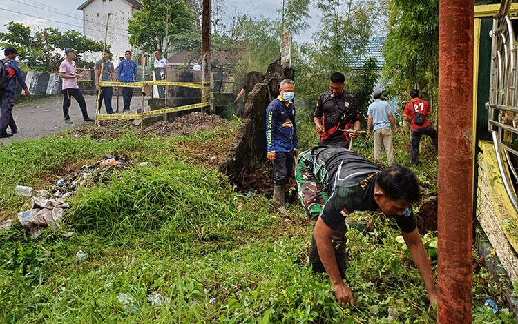 Pemkab Kotim Gotong Royong Massal Bersihkan Drainase dan Sungai Tersumbat Penyebab Banjir
