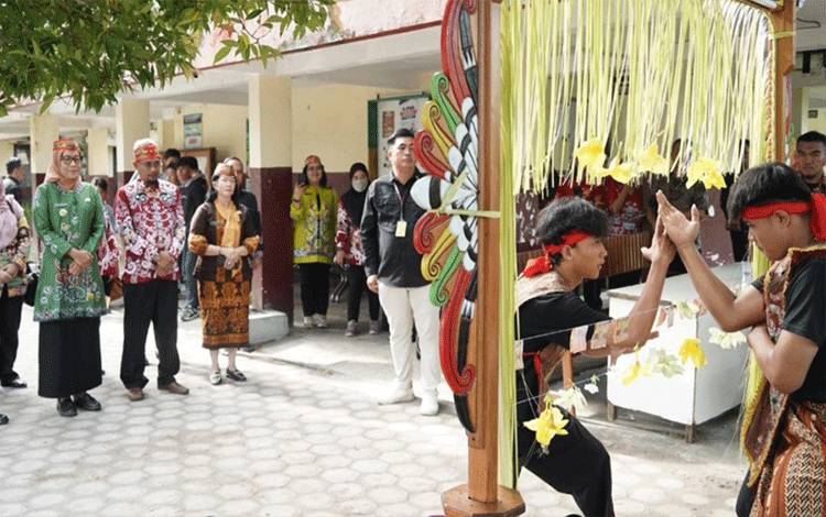 Pj Wali Kota Palangka Raya: Sekolah Bisa Jadi Tempat Pelestarian Budaya