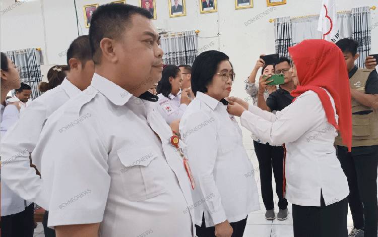 Efrensia L.P Umbing Kembali Jadi Ketua PMI Gunung Mas