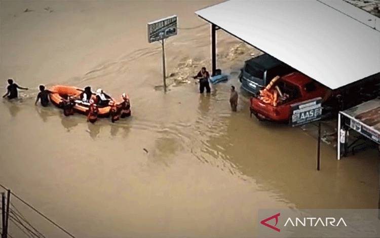 Basarnas: 91 Korban Banjir di Sulsel Selamat dan 7 Dalam Pencarian