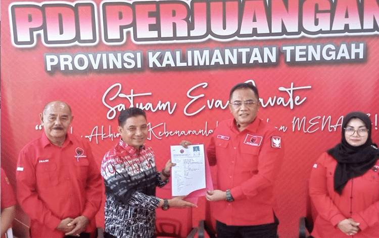 Safari Politik, Supian Hadi Sampaikan Berkas Bakal Calon ke PDI Perjuangan