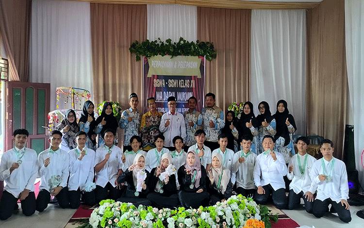 Kepala Kementerian Agama Seruyan Beri Pesan pada Kelulusan Siswa MA Darul Mukmin