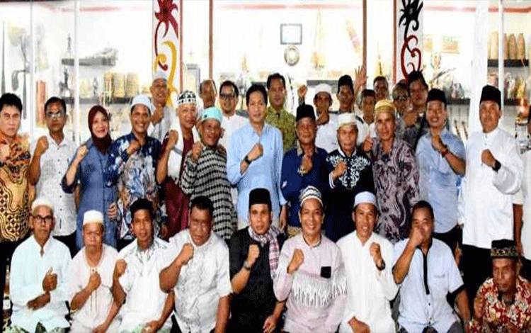 Pj Bupati Barito Utara Kunjungi Galeri Mr Murdani di Kelurahan Jambu