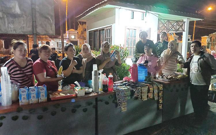 Yeryana Apresiasi Pelibatan Komunitas UMKM dalam Nonton Bareng di DPRD Barito Timur