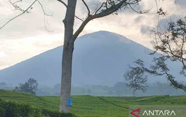 Gunung Dempo Mengalami Perubahan Warna Air Danau Kawah