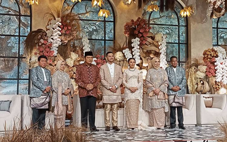 Pj Bupati Kobar Hadiri Resepsi Monika Putri Rasyid dan Muhammad Khairnadhif Kasyfillah