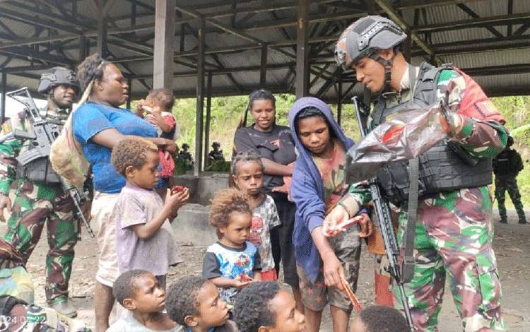 Pangkogabwilhan III: TNI-Polri Beri Rasa Aman Warga Pogapa dari OPM