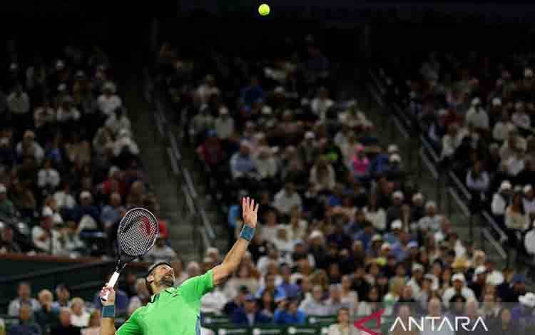 Djokovic Terkena Lemparan Botol usai Menangi Laga Pembuka di Roma