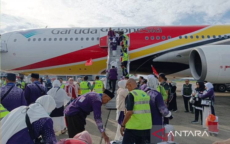 Gubernur Kalsel Lepas Keberangkatan Kloter 01 Embarkasi Banjarmasin