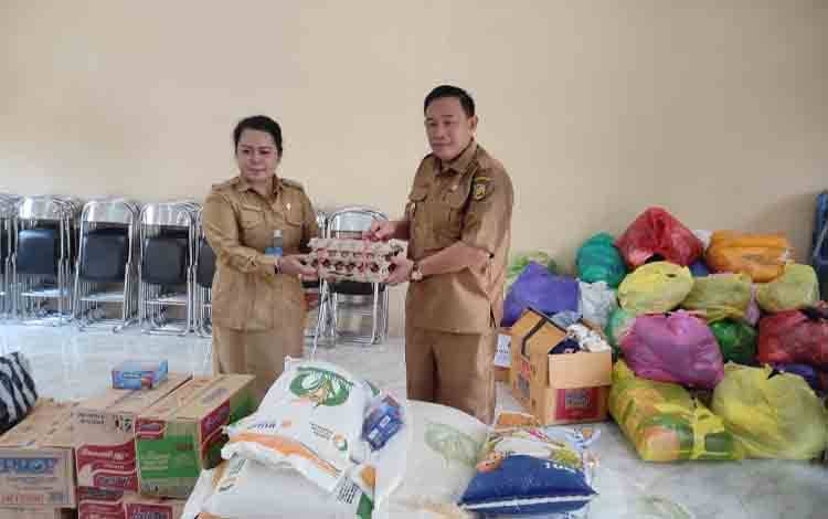 Lurah Langkai Salurkan Bantuan untuk Korban Kebakaran di Jalan Mendawai