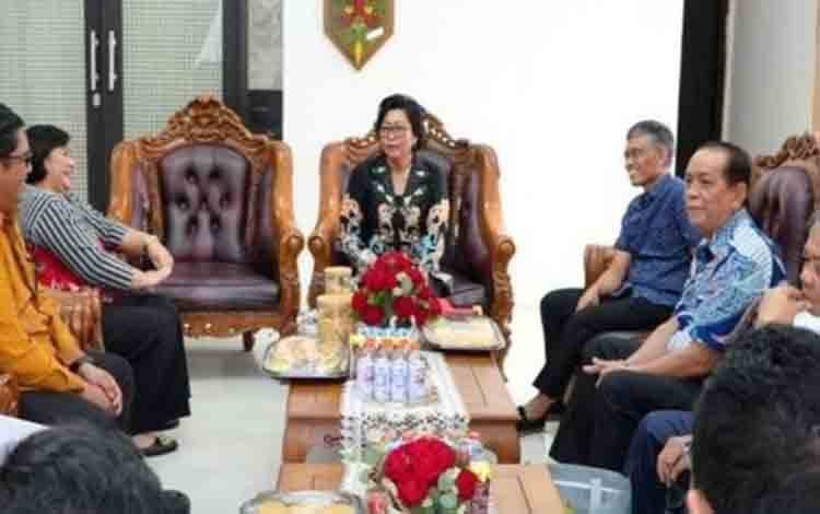Penjabat Bupati Lamandau Gelar Exit Meeting Bersama BPK  ?