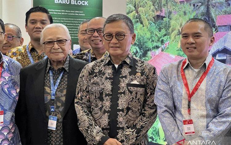 Menteri ESDM Soroti Harga Minyak Mentah Turun Saat Bahas BBM