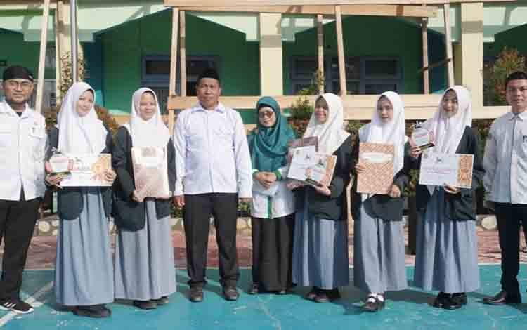 Peserta Didik MAN Kapuas Torehkan Sejumlah Prestasi di Festival HUT Kapuas