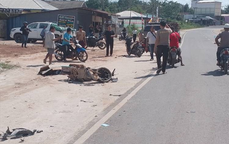 Pengendara Motor di Sebabi Tewas di Tempat Akibat Tabrak Truk