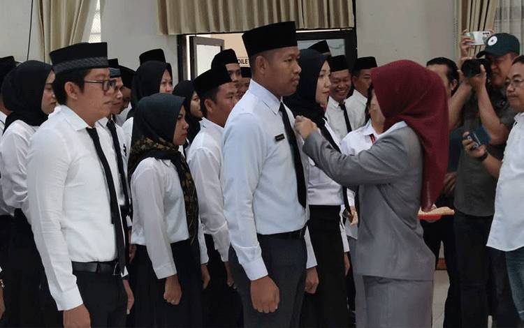 Sebanyak 45 Anggota PPK se-Kabupaten Barito Utara untuk Pilkada 2024 Dilantik