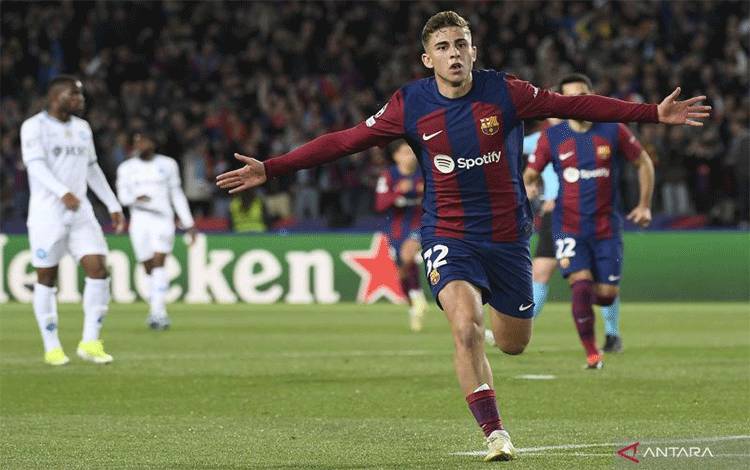 Fermin Lopez Antar Barcelona Gebuk Almeria 2-0
