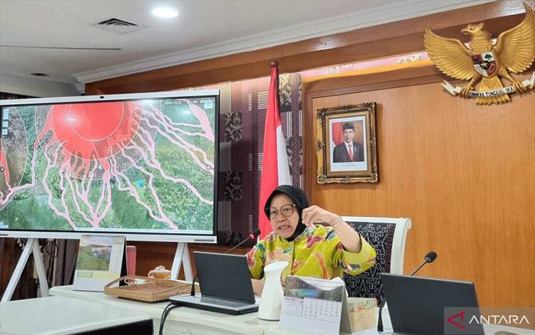 Mensos Pastikan Posko Baru Aman dari Jalur Lahar Dingin Marapi