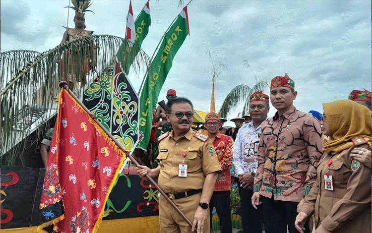 Lomba Perahu Hias di Sungai Kahayan Sebagai Upaya Lestarikan Adat