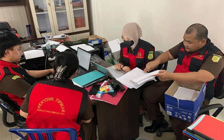 Kejati Kalteng Geledah 3 Kantor di Sampit Terkait Dana Hibah KONI Kotim