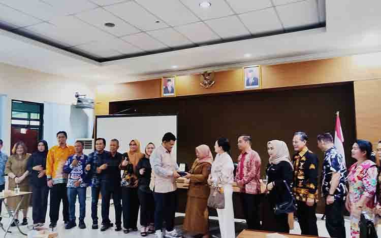 Pansus III DPRD Kapuas Kunker ke Dinas P3APPKB Surabaya