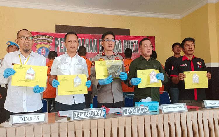 Polres Seruyan Musnahkan Barang Bukti Narkotika dari 5 Tersangka
