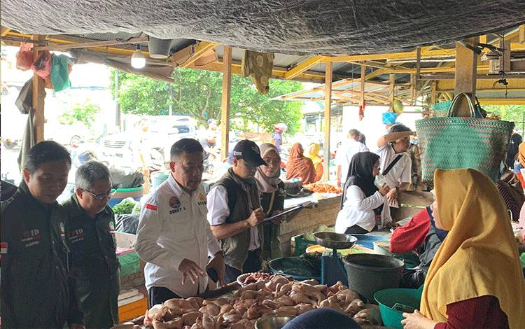 Pemkab Sukamara Harapkan Triwulan 3 atau 4 Harga Daging Ayam Turun