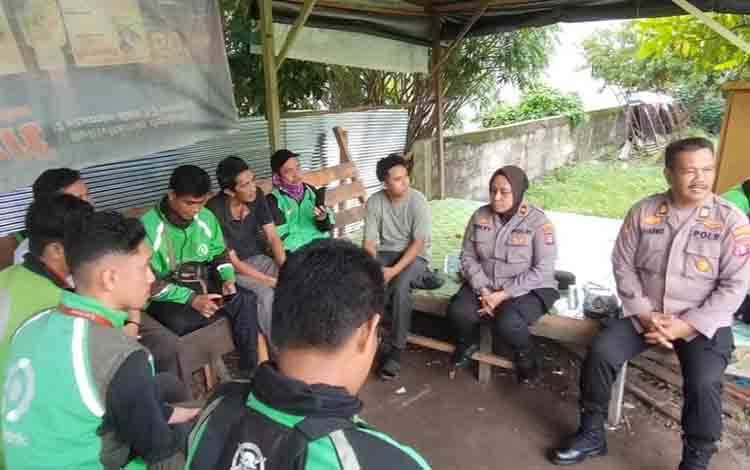 Jumat Curhat bersama Driver Ojol, Polsek Pahandut Ingatkan Waspada Curanmor