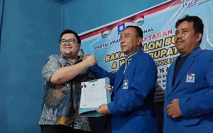 Perkuat Dukungan Maju Pilkada Kapuas, Dealdo Dwirendragraha Bahat Daftar ke PAN dan PPP