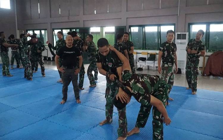 Personel Kodim 1011 Kuala Kapuas Ikuti Pelatihan Bela Diri Taktis