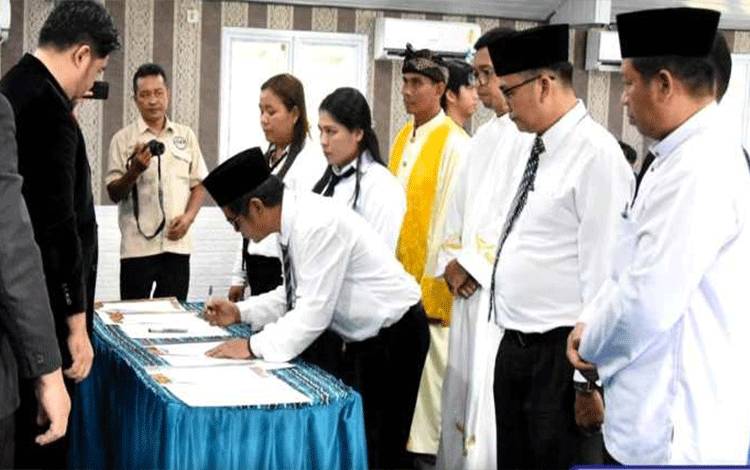 27 Anggota Panwaslu 9 Kecamatan di Barito Utara Dilantik
