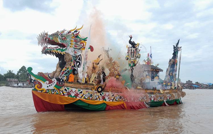 Murung Raya Juara 1 Lomba Perahu Hias FBIM 2024, Disusul Dua Kabupaten ini