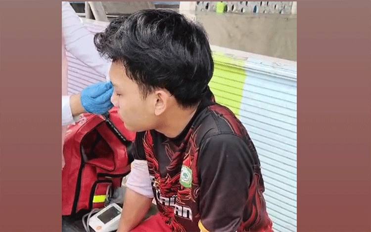 Seorang Relawan Terluka Saat Pemadaman Kebakaran Barak 5 Pintu di Sampit