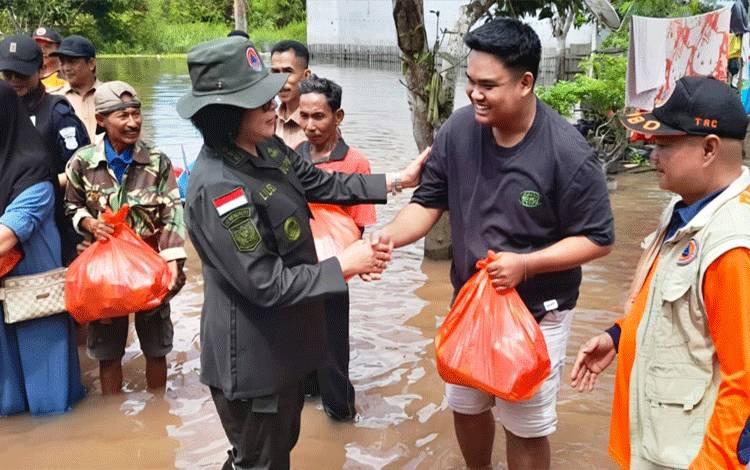 Pemkab Lamandau Salurkan Bantuan untuk Warga Terdampak Banjir