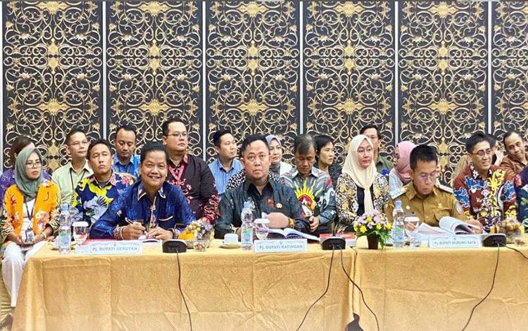 Pj Bupati Seruyan Hadiri RUPS Tahunan Bank Kalteng