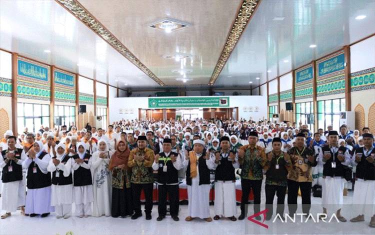 4.160 Calon Haji Kalteng Embarkasi Banjarmasin Sudah Berangkat ke Tanah Suci