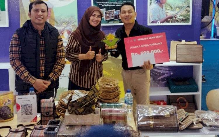 Dengan Dukungan BPDPKS, Tas Lidi Sawit Dipesan KBRI di Pakistan